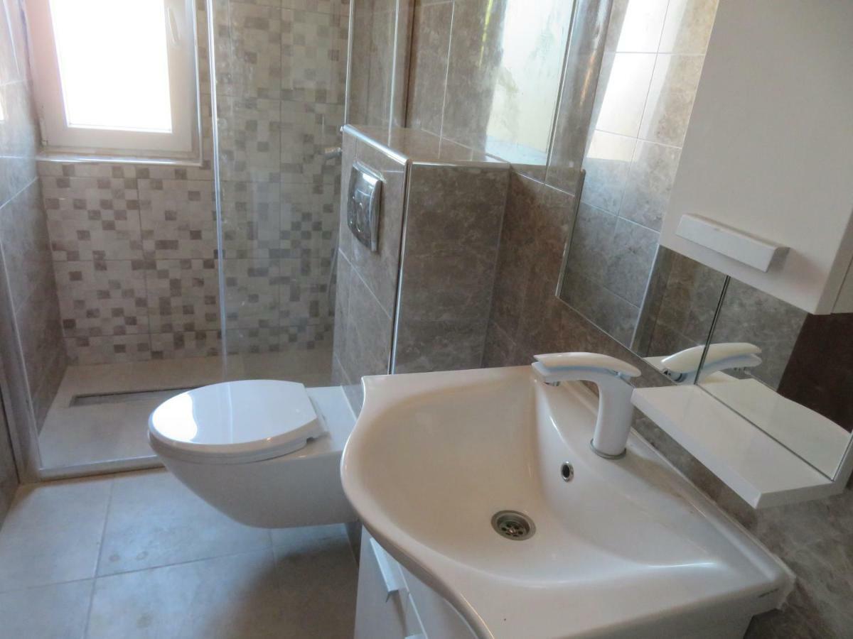 Vila Velvet Hotel Starigrad Paklenica Luaran gambar